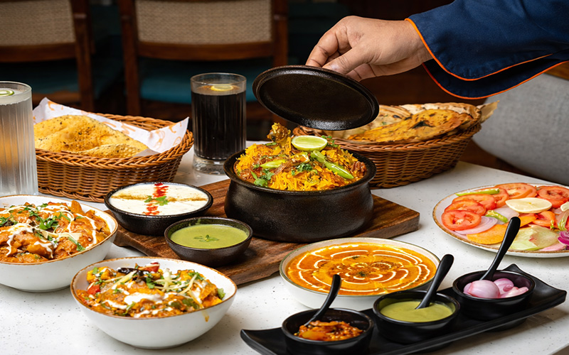 Taste the Flavours of Amritsar: Top Eateries Serving Lip-smacking Delicacies